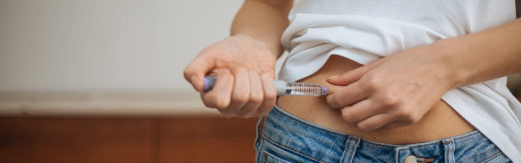 Woman_gets_an_injection_of_hormones